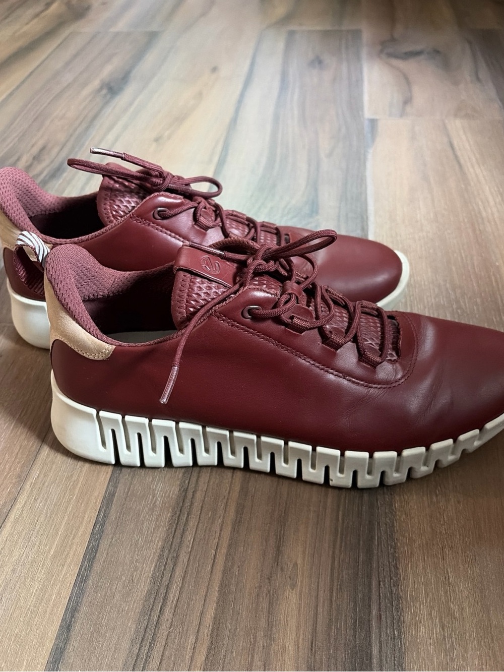 Women’s ECCO Gruuv Leather Lace Up Sneakers Shoes Size 10-10.5